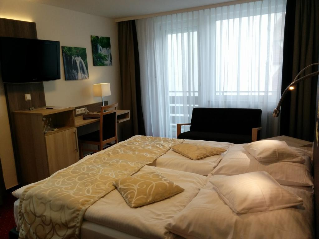 Wellness Hotel Garni Krone バイアースブロン エクステリア 写真