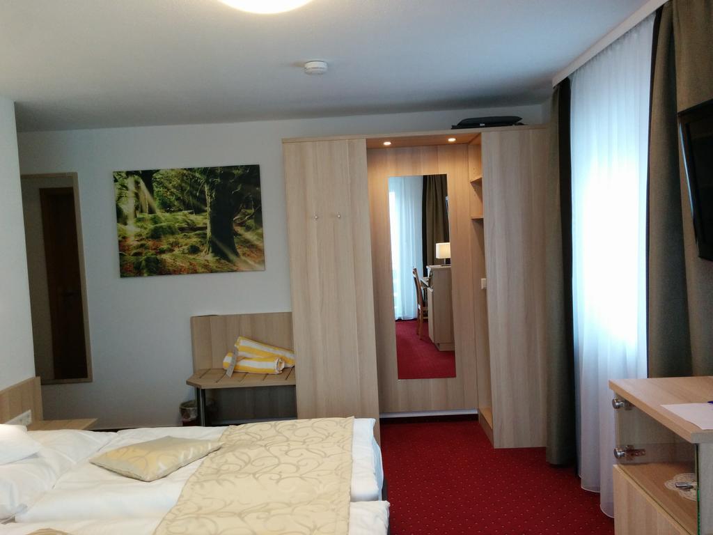 Wellness Hotel Garni Krone バイアースブロン エクステリア 写真