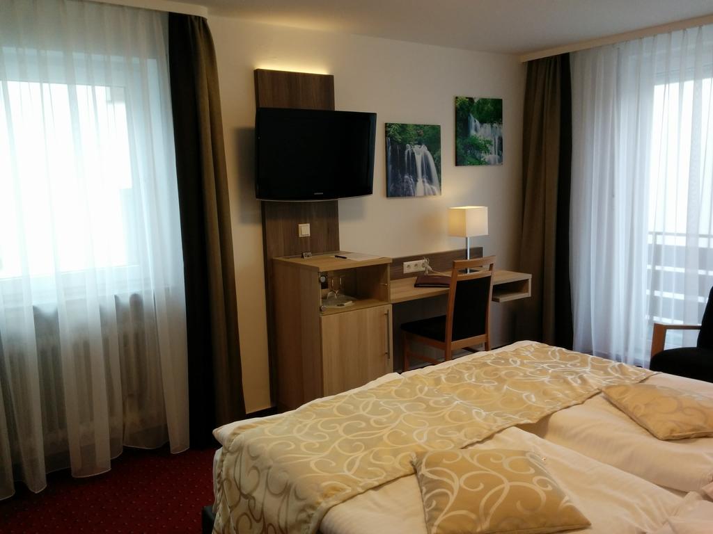 Wellness Hotel Garni Krone バイアースブロン エクステリア 写真